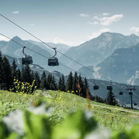 Alpenluxus Presents - Sigis Zillertalblick With 3 Bedrooms & Parking Space *