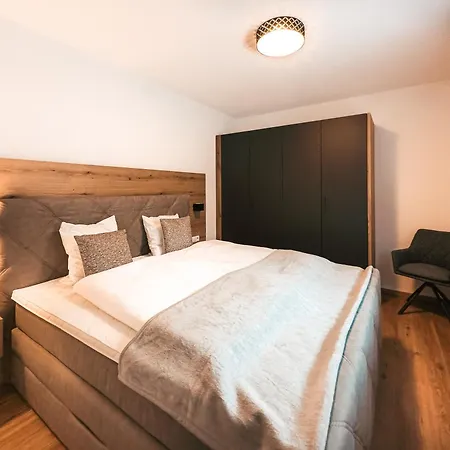 Alpenluxus Presents - Sigis Zillertalblick With 3 Bedrooms & Parking Space Schlitters
